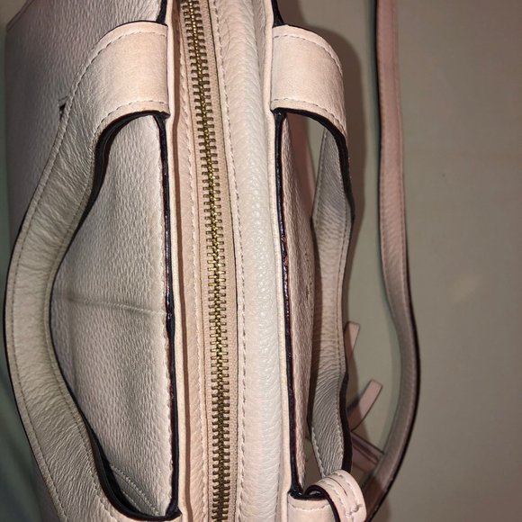 Kate Spade Soft Pink Leather Handbag With Removable Adjustable Crossbody Strap - Picture 6 of 10
